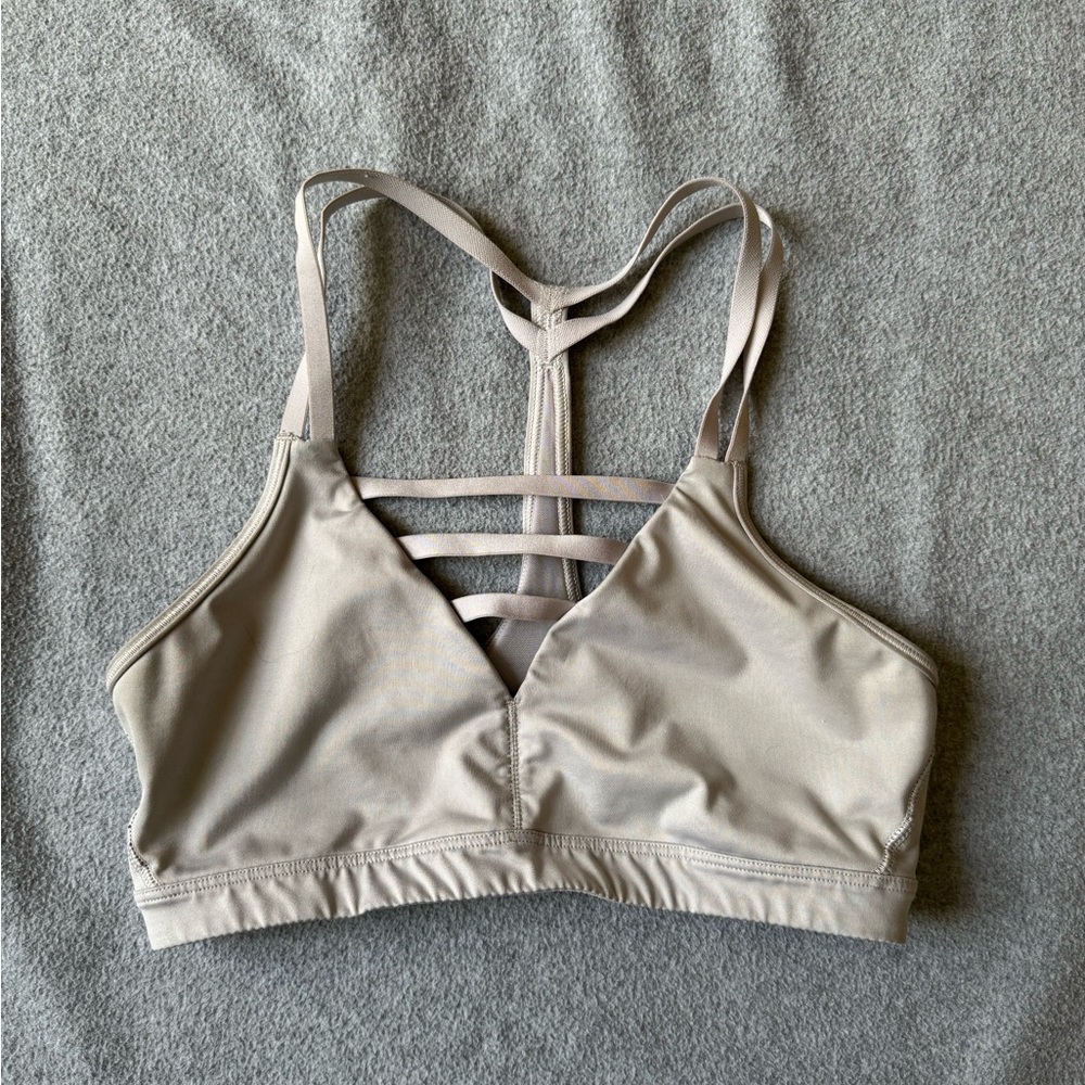 Victoria Secret Plunge Cage Sports Bra - AS SEEN ON TIKTOK @savannahjromero